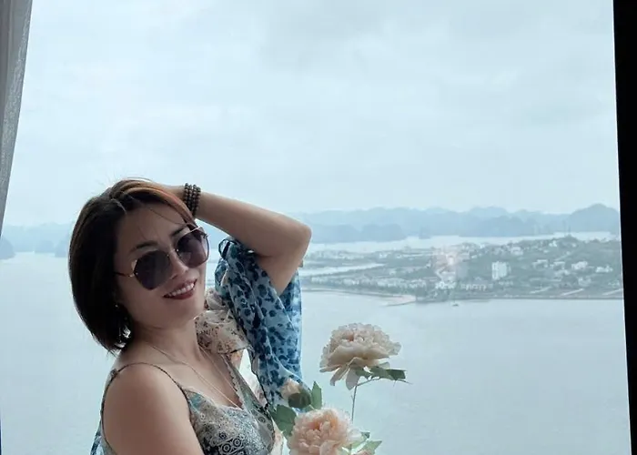 A La Carte Bay Khách sạn hẻo lánh Hạ Long